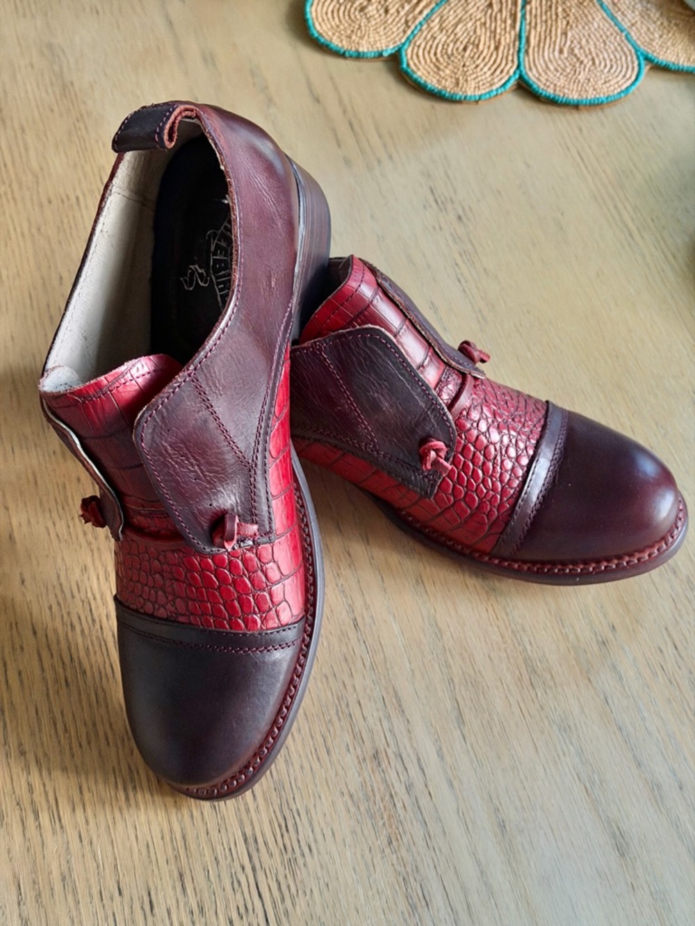 Freebird by Steven Two-Tone Burgundy and Red Leather Oxfords - Picture 3 of 4